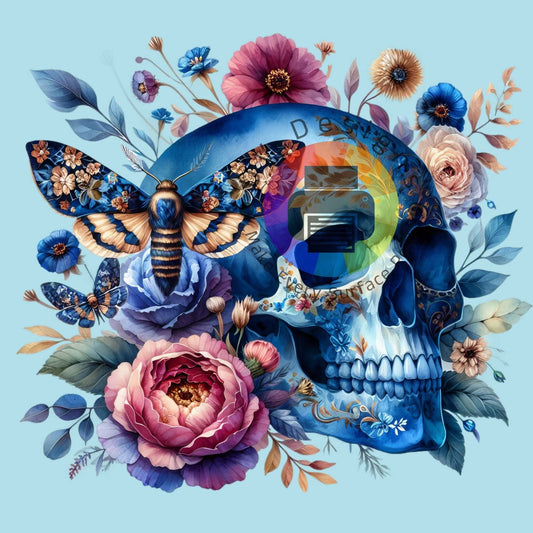 Blauwe skull met bloemen en mot